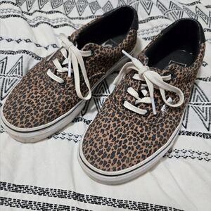 Leopard Vans